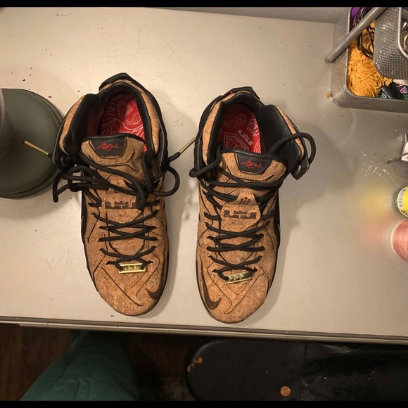 Shoes - Picture 3 of 6